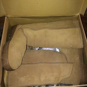 Bearpaw Size 7